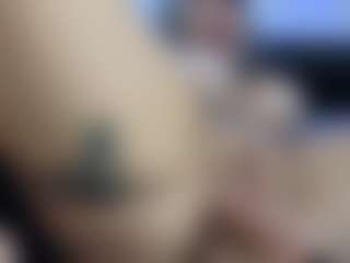 HornyLindzay's Live Sex Cam Show