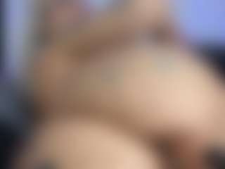 HornyLindzay's Live Sex Cam Show