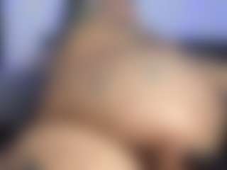 HornyLindzay's Live Sex Cam Show