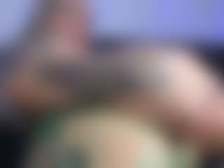 HornyLindzay's Live Sex Cam Show
