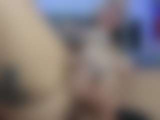 HornyLindzay's Live Sex Cam Show