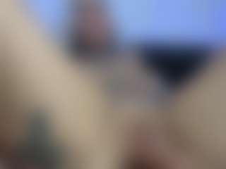 Live cam show with HornyLindzay - Tattoos Lovense on Milfs Live