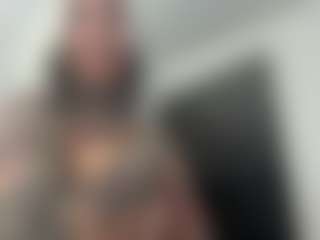 HornyLindzay's Live Sex Cam Show