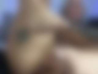 HornyLindzay's Live Sex Cam Show