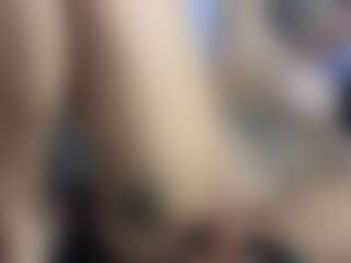 HornyLindzay's Live Sex Cam Show