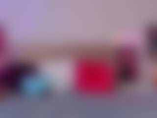 Live cam show with Scarlett Horny - Wet on Dolls Live