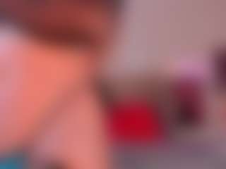 Live cam show with Scarlett Horny - Curvy Teen (18+) on LiveSexCams6