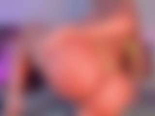 Live cam show with Scarlett Horny - Brown Eyes Curvy on Dolls Live