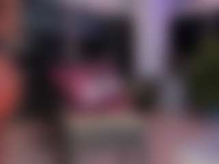 Live cam show with Scarlett Horny - Colombia MILF on CamwithHer