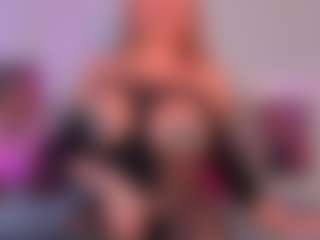 Live cam show with Scarlett Horny - BBW Shaved Pussy on Camsoda