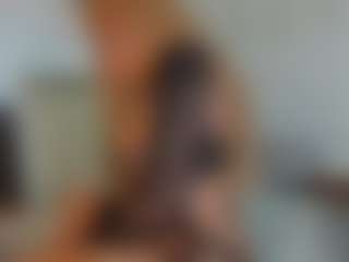 Live cam show with Scarlett Horny - Ebony Shaved Pussy on Dare Cams