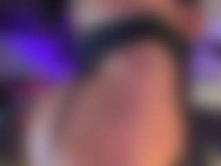 Live cam show with Scarlett Horny - Ebony on Sweet Sext | colombia