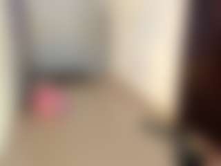 Live cam show with Scarlett Horny - Tease Big Tits on sexylivex.com