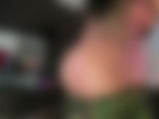 Live cam show with Scarlett Horny - BBW Toys on livesuperchat.net
