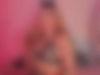 Live cam show with Scarlett Horny - Brown Eyes Ebony on Camsoda | colombia