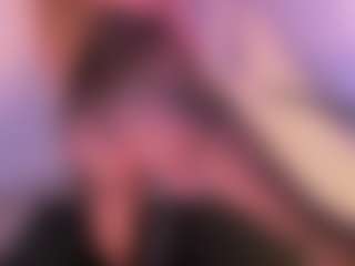 Live cam show with Scarlett Horny - Big Tits Latina on Mixed Magazine Live | colombia
