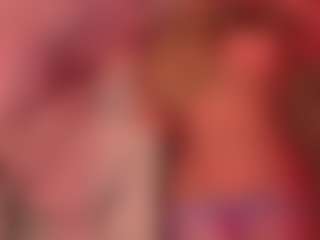 Spettacolo in cam dal vivo con Scarlett Horny - Spank Black su Camsoda