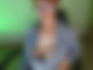 Live cam show with emma-ruiz - Smoking on nudelive.tv