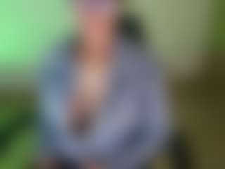 Live cam show with emma-ruiz - Smoking on CamwithHer