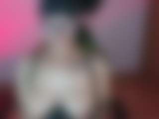 Live cam show with emma-ruiz - Lush Curvy on Streamer API