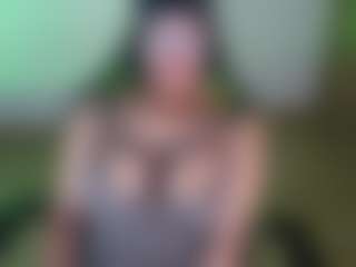 Live cam show with emma-ruiz - Smoking on Camsoda