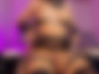 sweet-tiinaa's Live Sex Cam Show