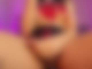 sweet-tiinaa's Live Sex Cam Show