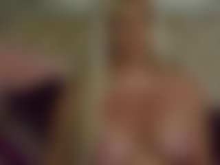 Live cam show with tanyamonroe - Smoking on Dolls Live
