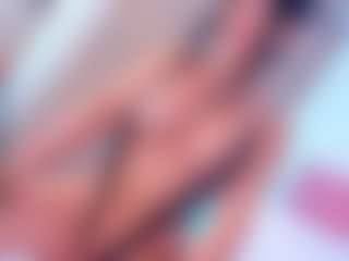 Live cam show with Samantha Blaze - Striptease on PervPlay.com