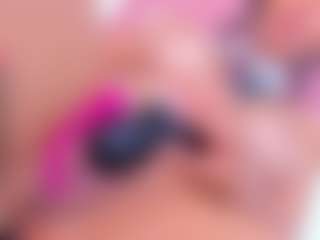 Live cam show with Samantha Blaze - Public on liverealitysex.com