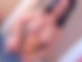 Live cam show with Samantha Blaze - Camel Toe on luckytryst.com