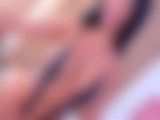 Live cam show with Samantha Blaze - Striptease on Camsoda