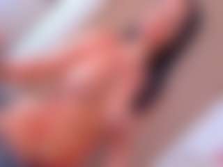 Live cam show with Samantha Blaze - Striptease on Livezox