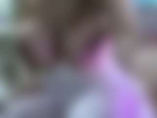 Live cam show with AmberAlena - Kisses on intimatelivegirls.com