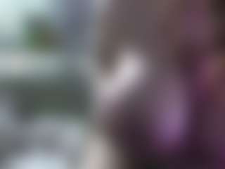 Live cam show with AmberAlena - Gamer Ebony on livesuperchat.net