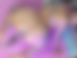 Live cam show with debbie - Shaved Pussy Curvy on livesuperchat.net