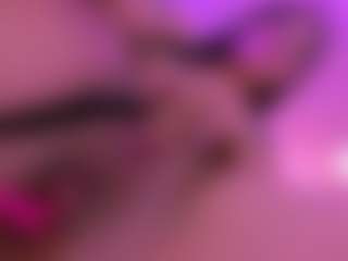 Live cam show with V I O L E T A - Spin on Camsoda