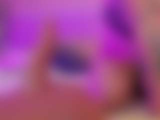 Live cam show with V I O L E T A - Shaved Pussy on friskycurves.com