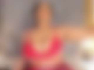 Live cam show with anniefoxx - Brown Eyes Curvy on Camsoda