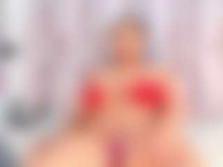 Live cam show with anniefoxx - Gamer MILF on Camsoda