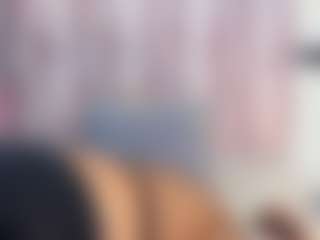 Live cam show with anniefoxx - Oil on luckytryst.com