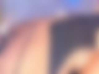 Live cam show with anniefoxx - Wife on TeamSkeetLive