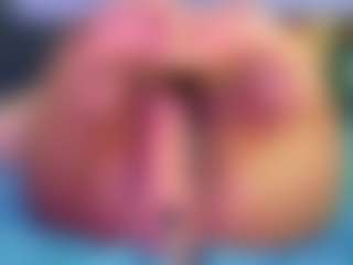 Live cam show with black-rosse - Butt Plug on Camsoda