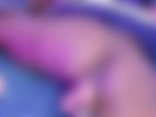 Live cam show with black-rosse - Ebony Teen (18+) on fapnchat