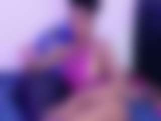 Live cam show with black-rosse - Double Penetration on Camsoda