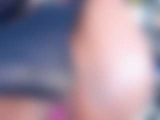 Live cam show with black-rosse - Shaved Pussy on ObeyMaria