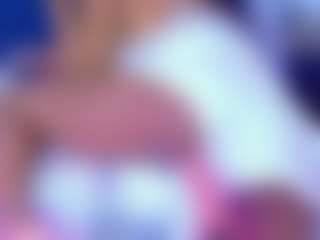 Live cam show with black-rosse - Handjob on Camsoda