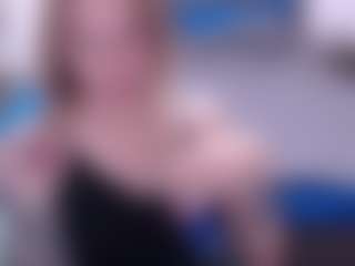 Live cam show with directgirl - Petite on UwU Esports