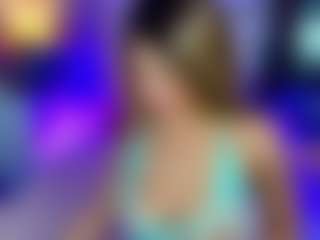 Live cam show with Sheerlyn - Naked on Sweet Sext