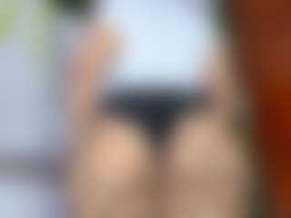 Live cam show with elikolanny - Ass Clapping on parknlotfishbdy